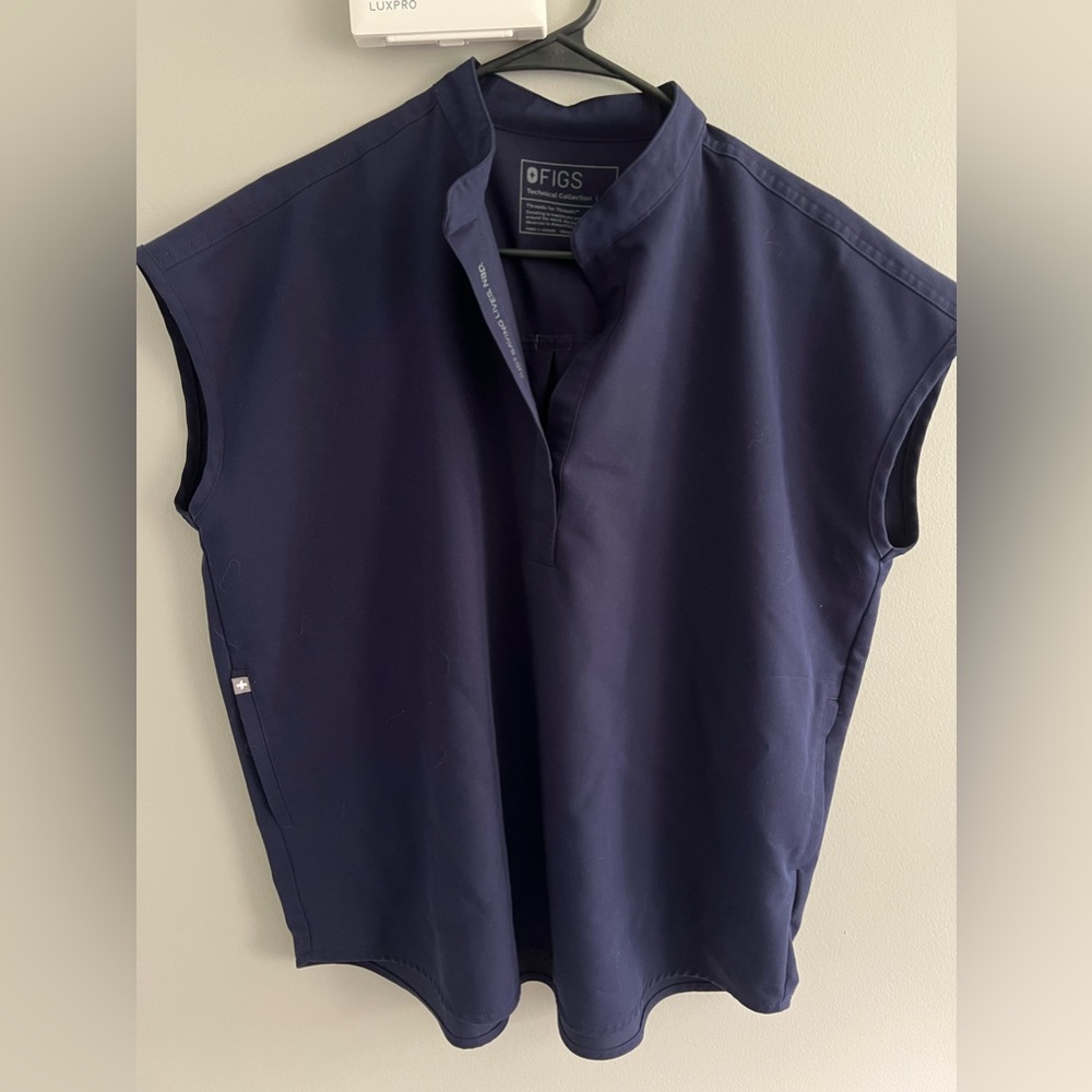 FIGS Rafaela Scrub Top